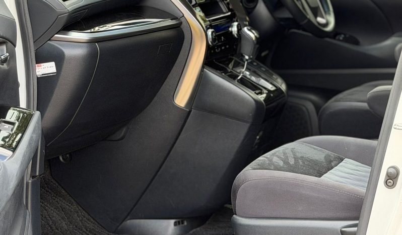 
								Toyota Vellfire full									