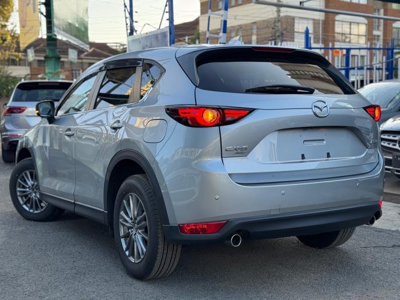 
								Mazda CX-5 full									