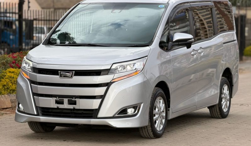 
								Toyota Noah full									