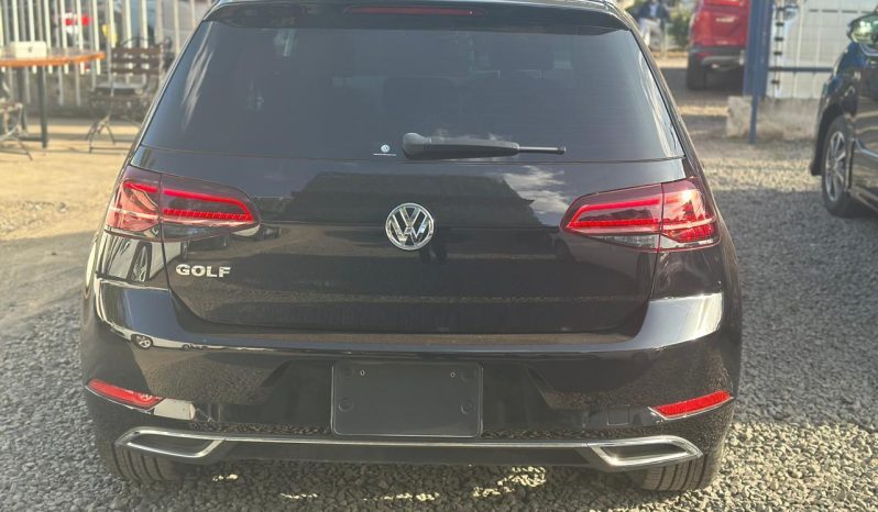 
								Volkswagen Golf full									