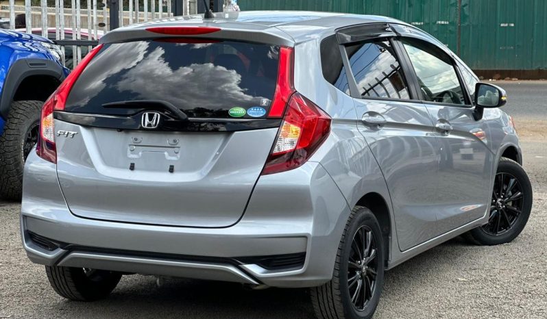 
								Honda Fit full									