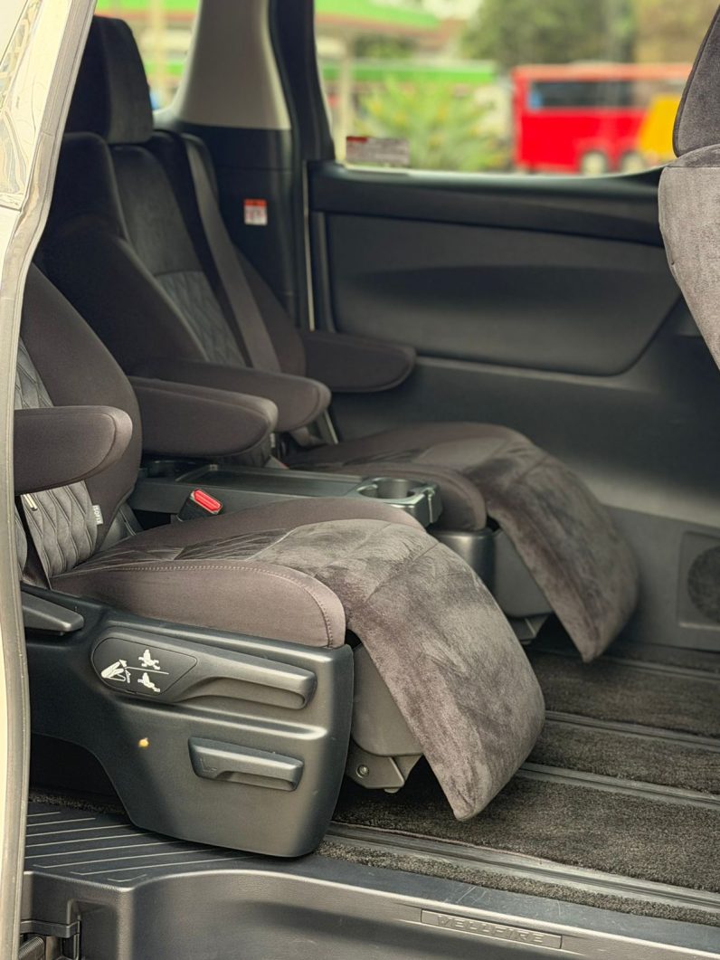 
								Toyota Vellfire full									