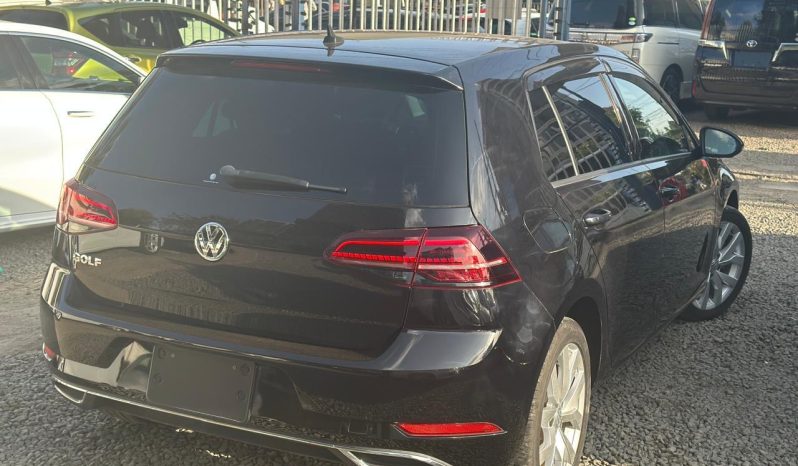 
								Volkswagen Golf full									