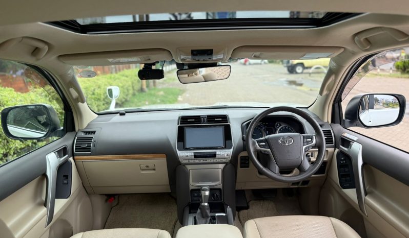 
								Toyota Land Cruiser Prado TX-L full									