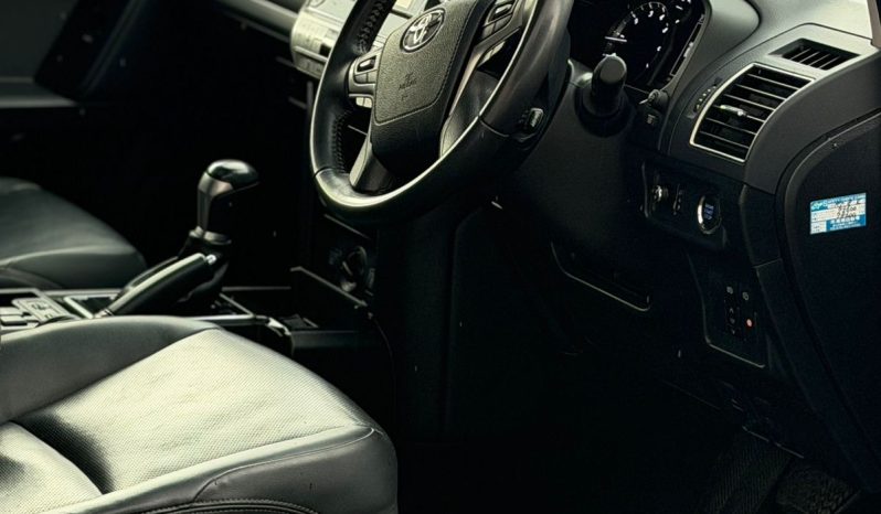 
								Toyota Land Cruiser Prado TX-L full									