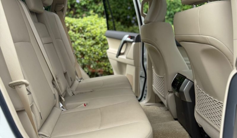 
								Toyota Land Cruiser Prado TX-L full									