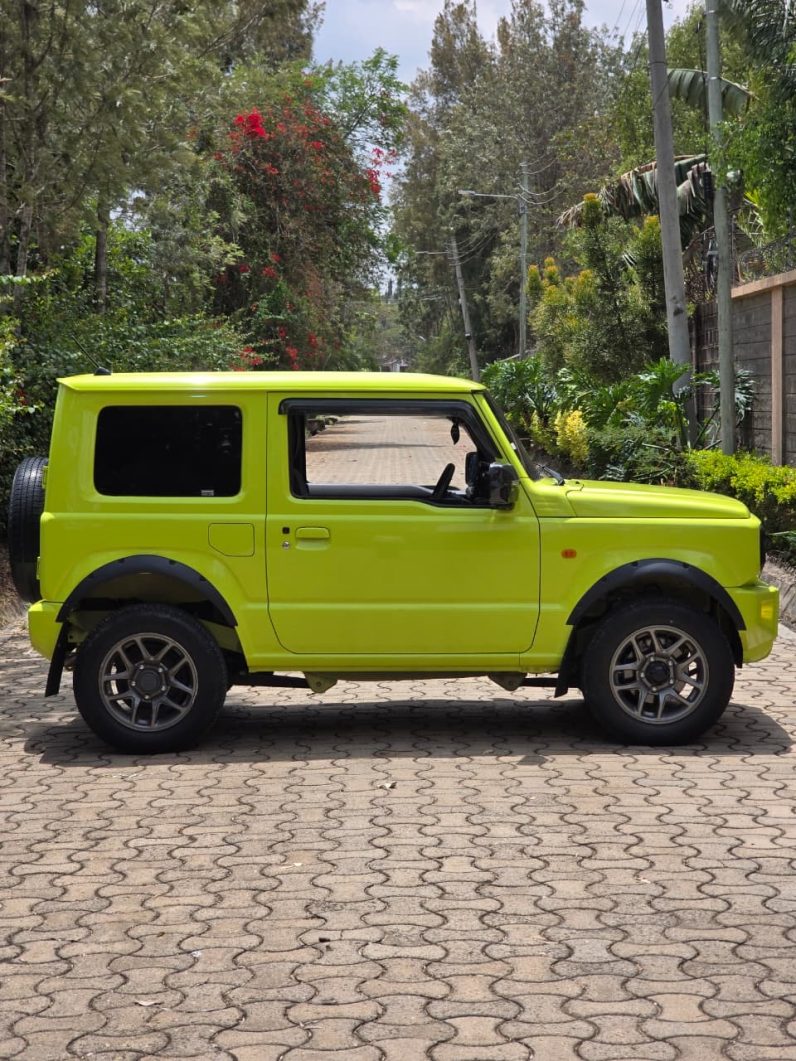 
								Suzuki Jimny full									