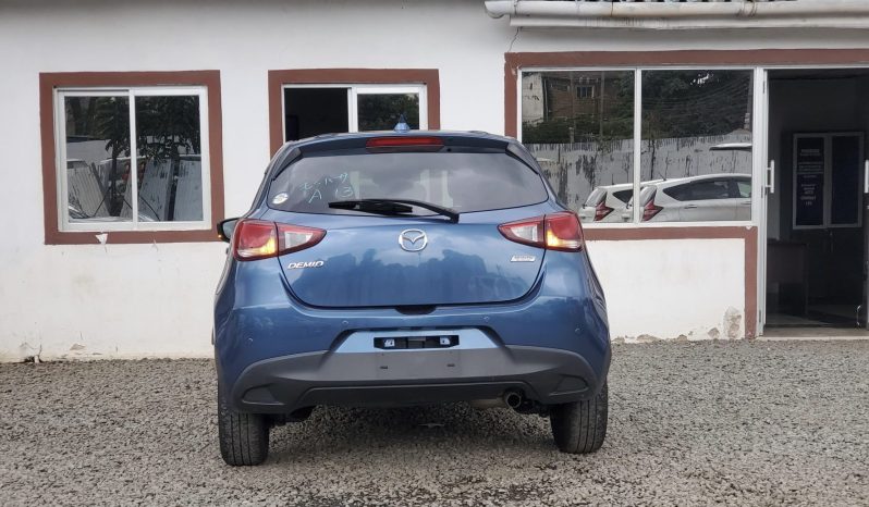 
								Mazda Demio full									