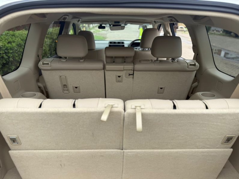 
								Toyota Land Cruiser Prado TX-L full									