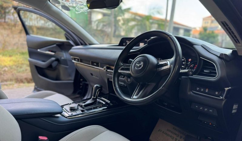 
								Mazda CX-30 full									