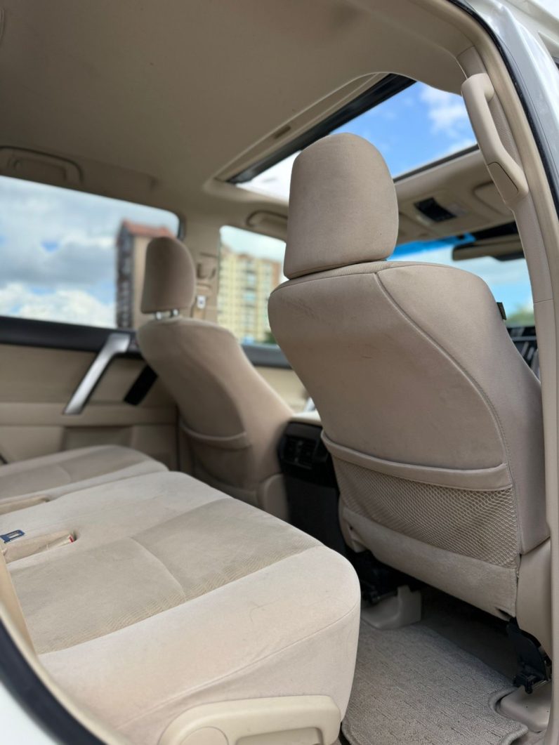 
								Toyota Land Cruiser Prado TX full									