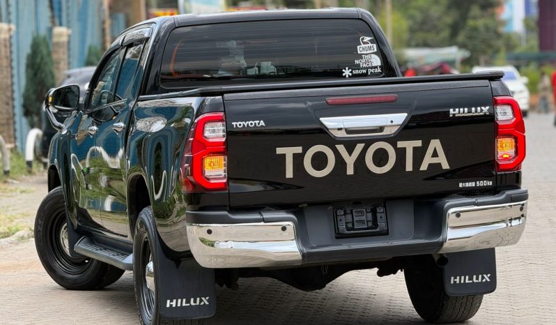 
								Toyota Hilux full									