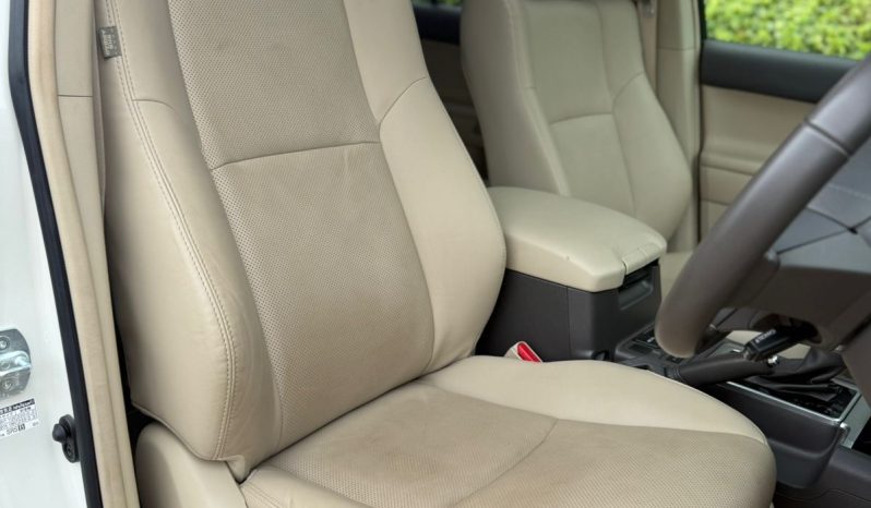 
								Toyota Land Cruiser Prado TX-L full									