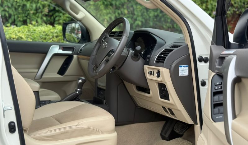 
								Toyota Land Cruiser Prado TX-L full									