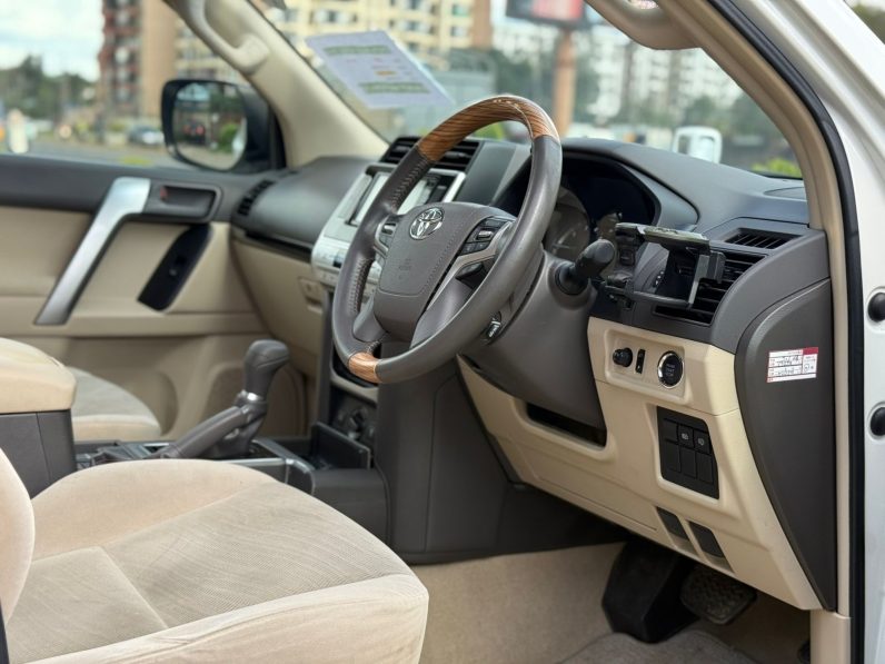 
								Toyota Land Cruiser Prado TX full									