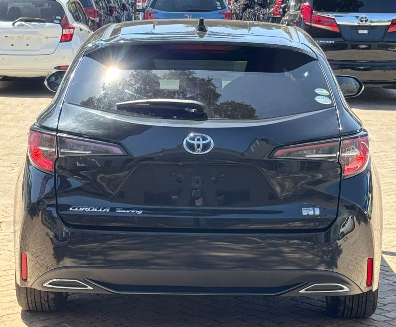 
								Toyota Corolla touring full									