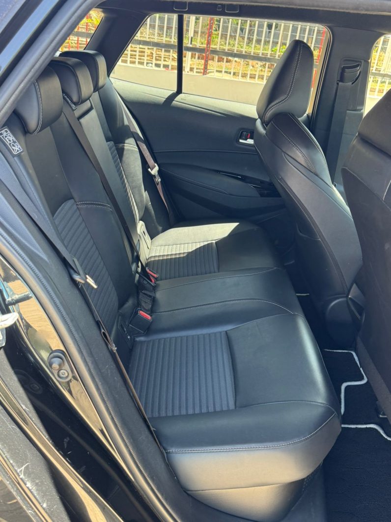 
								Toyota Corolla touring full									