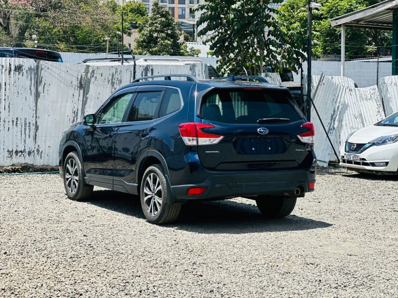 
								Subaru Forester full									