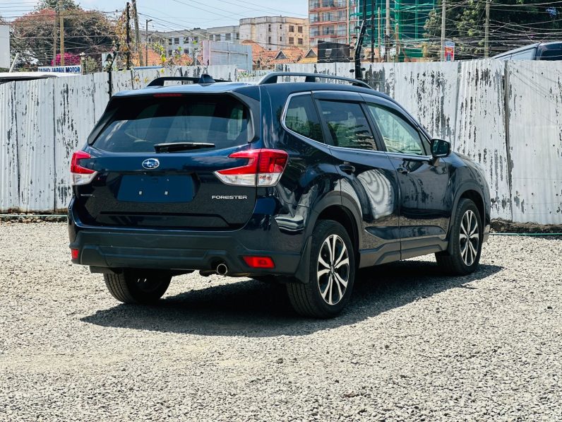 
								Subaru Forester full									