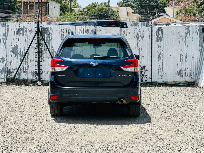 
								Subaru Forester full									