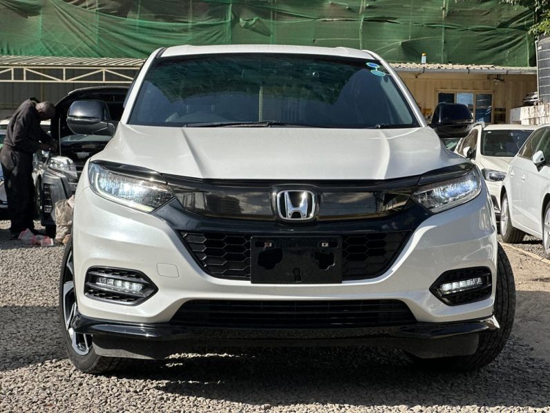 
								Honda Vezel Rs full									