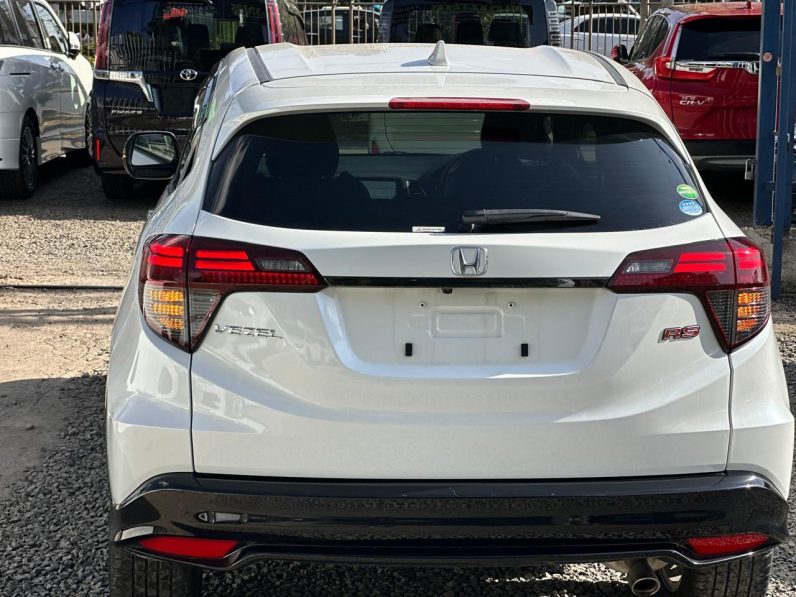 
								Honda Vezel Rs full									