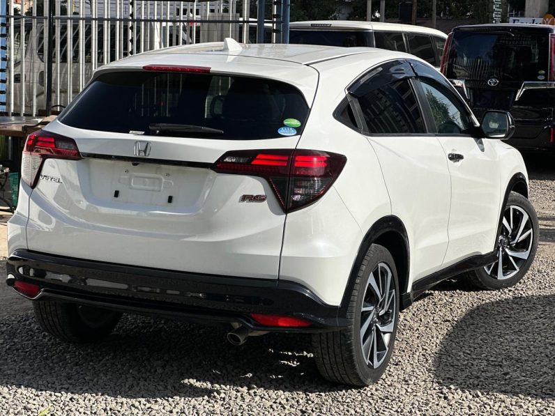 
								Honda Vezel Rs full									