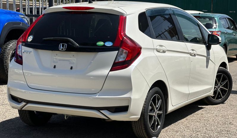 
								Honda Fit full									