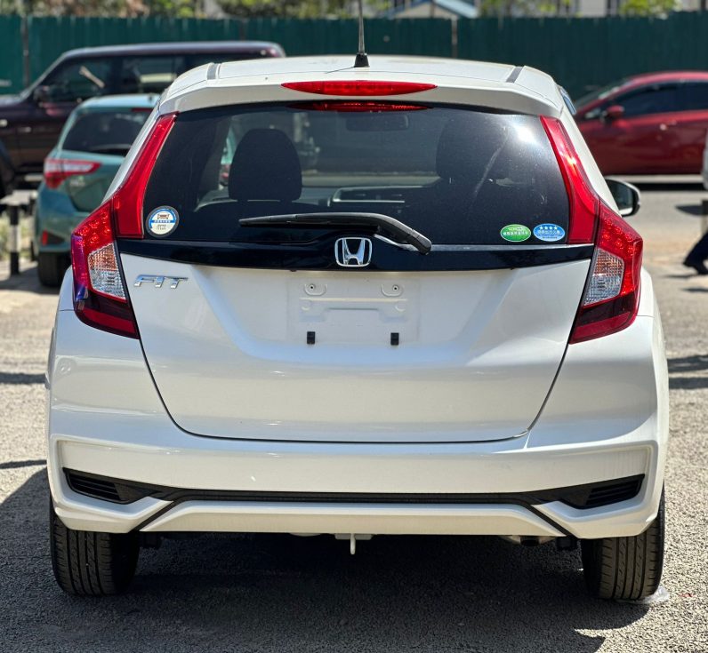 
								Honda Fit full									