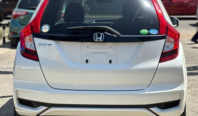 
								Honda Fit full									