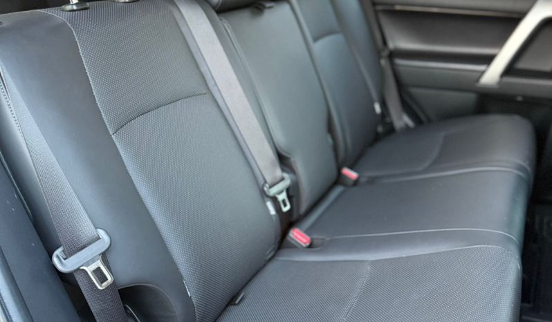 
								Toyota Land Cruiser Prado TXL full									