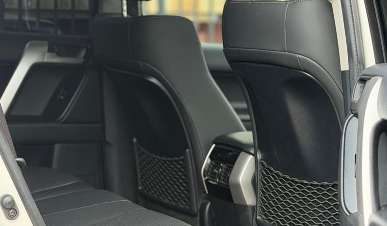 
								Toyota Land Cruiser Prado TXL full									