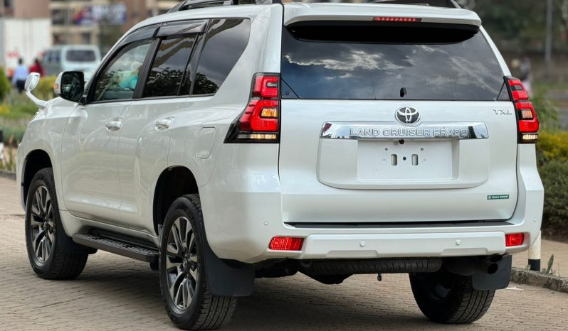 
								Toyota Land Cruiser Prado TXL full									