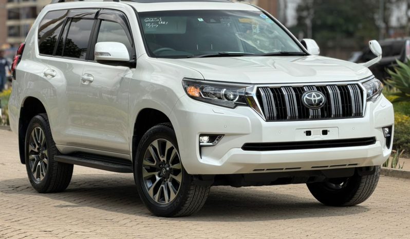 
								Toyota Land Cruiser Prado TXL full									