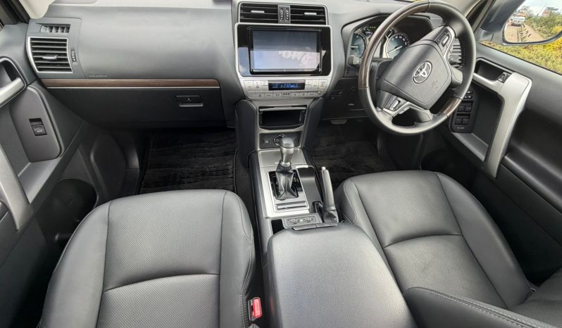 
								Toyota Land Cruiser Prado TXL full									