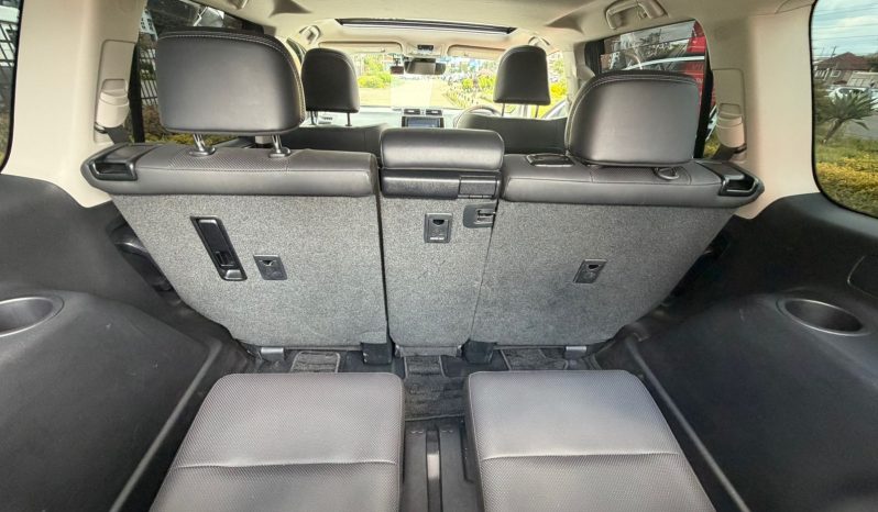 
								Toyota Land Cruiser Prado TXL full									