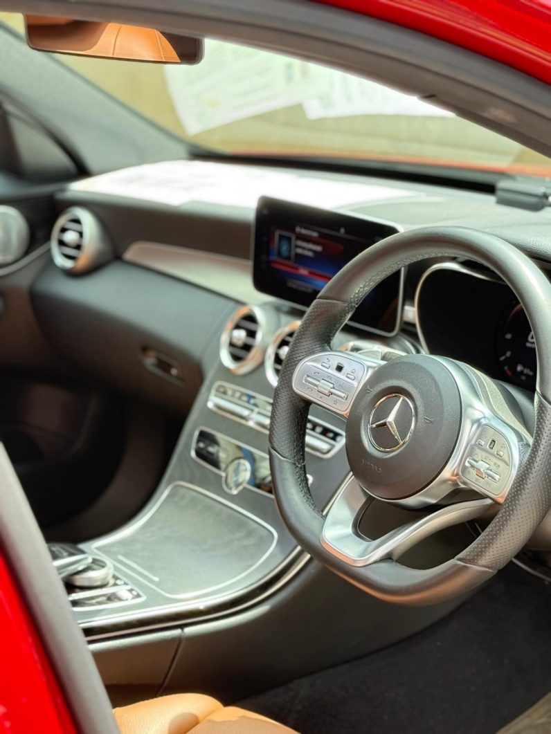 
								Mercedes Benz C200 full									