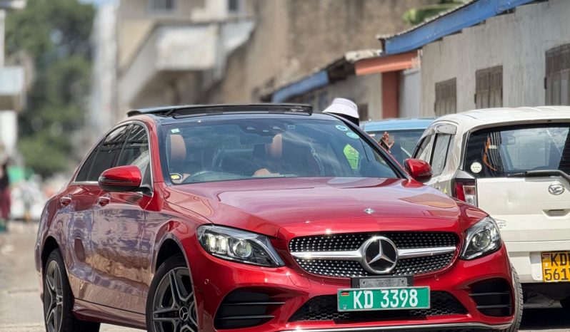 
								Mercedes Benz C200 full									