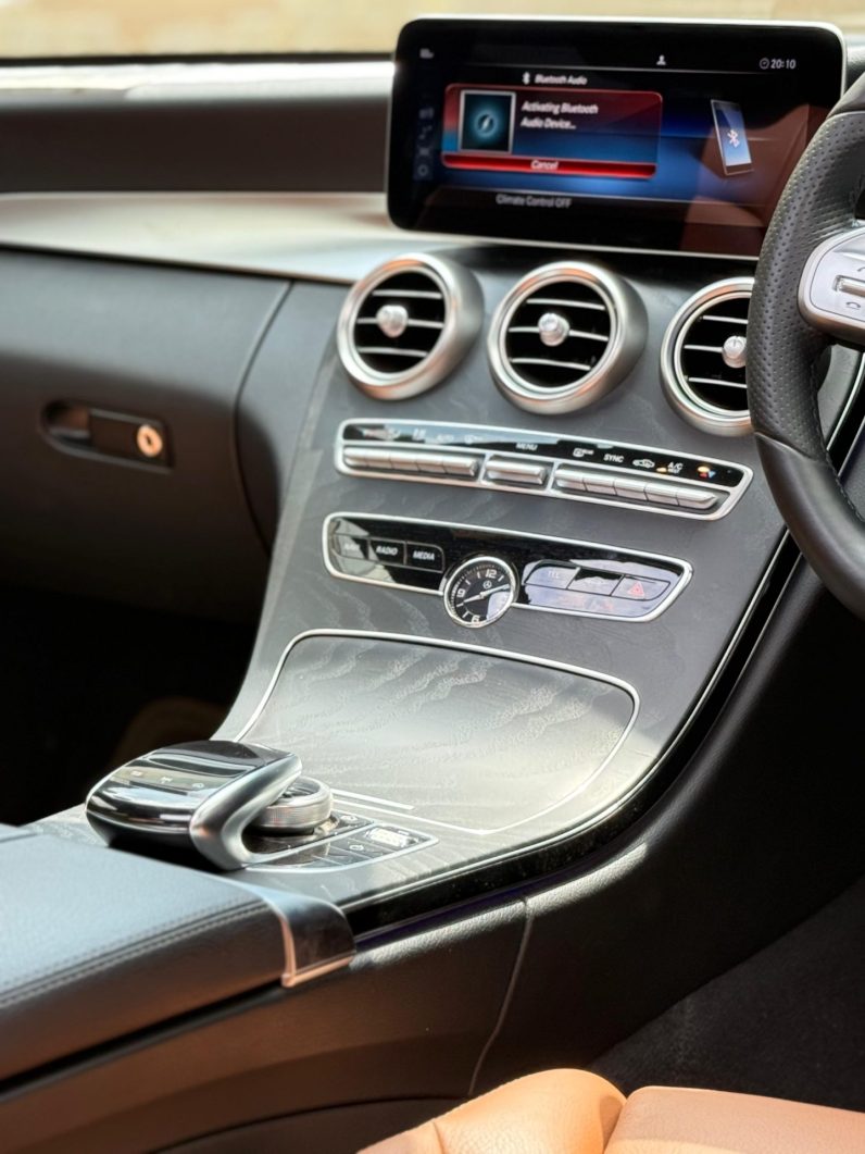 
								Mercedes Benz C200 full									