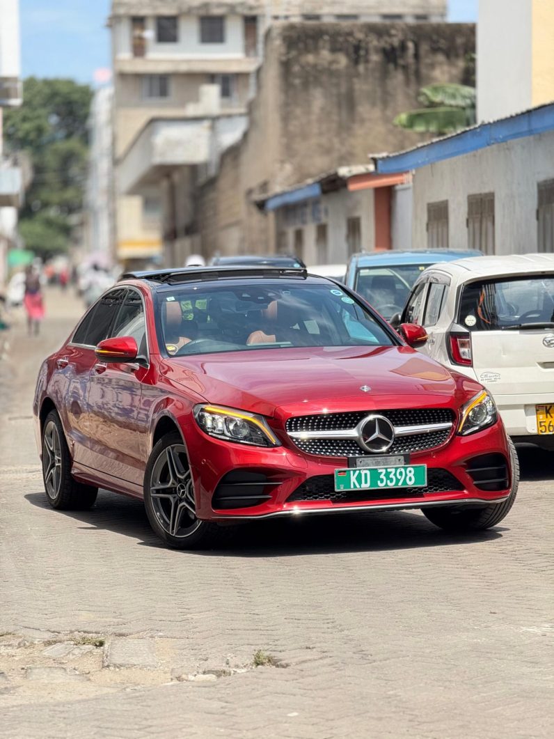 
								Mercedes Benz C200 full									