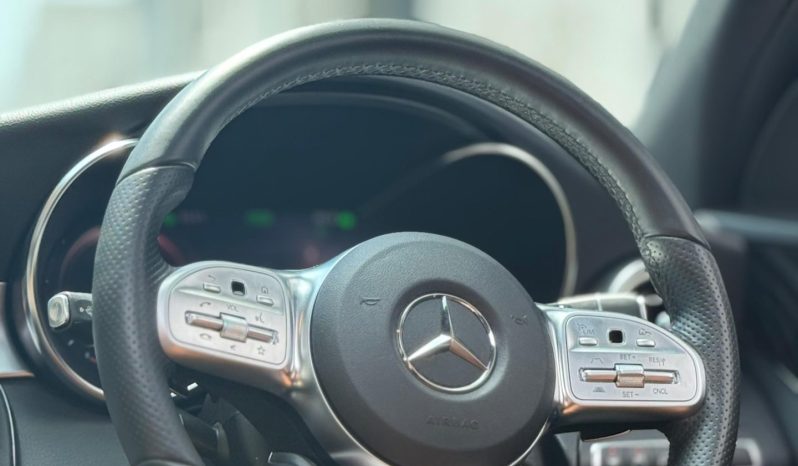 
								Mercedes Benz C200 full									