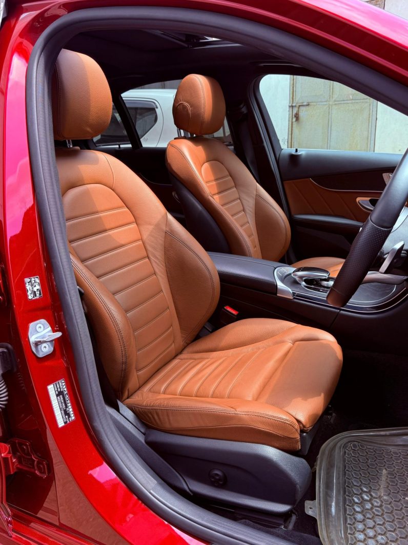 
								Mercedes Benz C200 full									