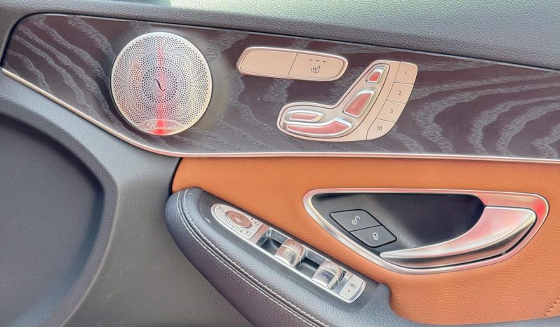 
								Mercedes Benz C200 full									