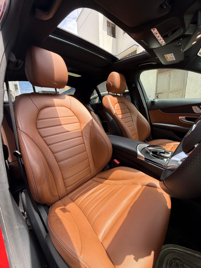 
								Mercedes Benz C200 full									