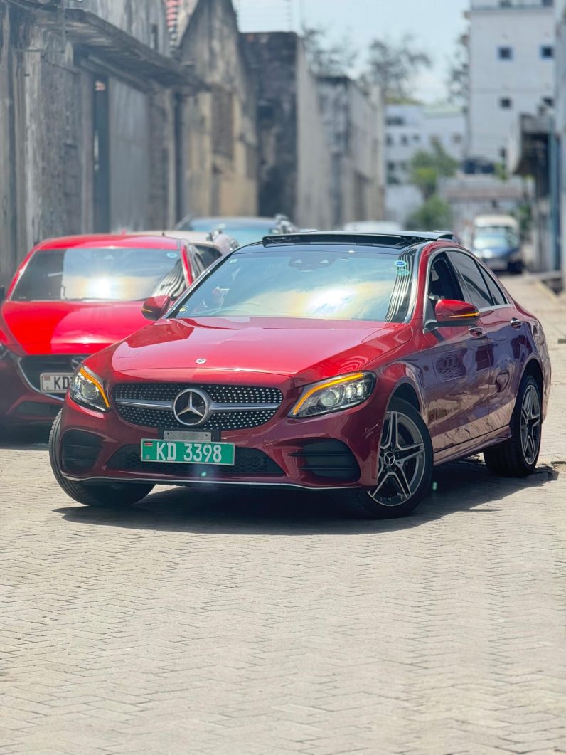 
								Mercedes Benz C200 full									