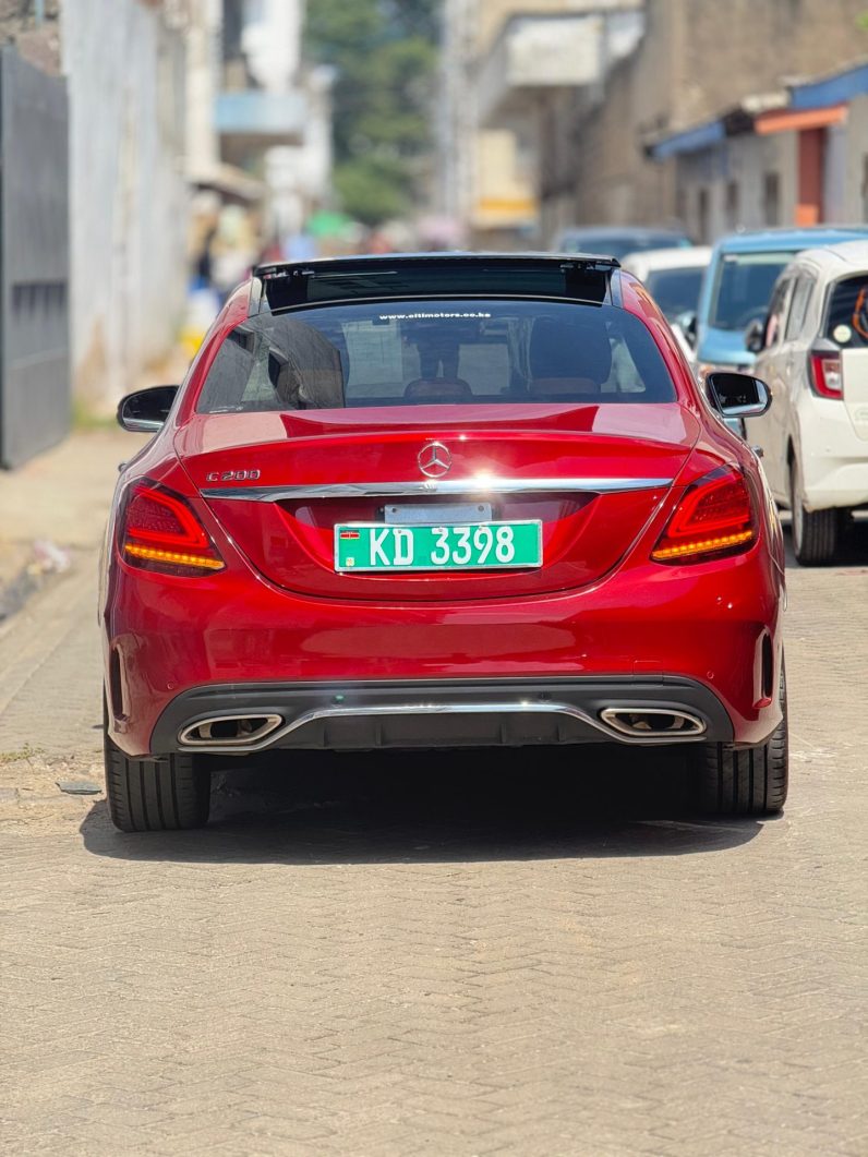 
								Mercedes Benz C200 full									