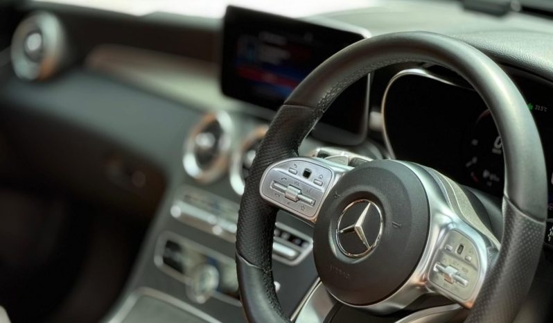 
								Mercedes Benz C200 full									