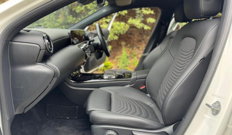 
								Mercedes Benz A180 full									