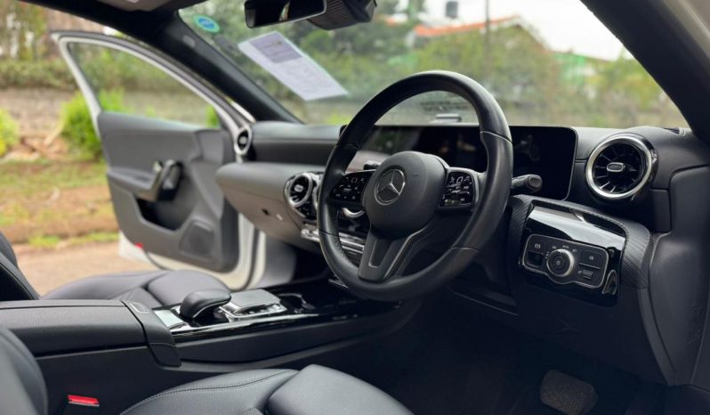 
								Mercedes Benz A180 full									