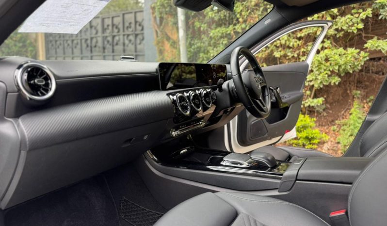 
								Mercedes Benz A180 full									